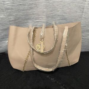 NWT BADGLEY MISCHKA VEGAN LEATHER TOTE TAUPE